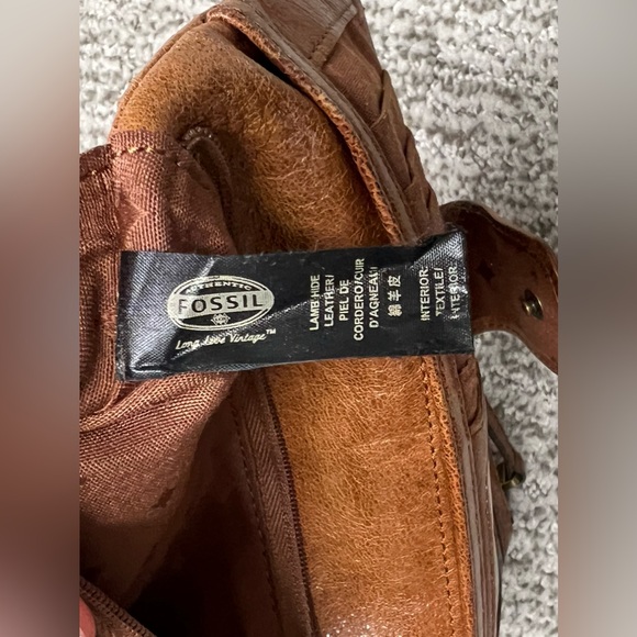 CLEARANCE! FOSSIL LEATHER WALLET - Picture 13 of 16